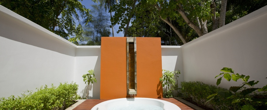 Beachfront Jet Pool Villa