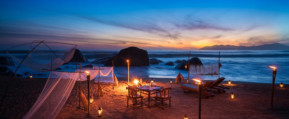 DESTINATION DINING