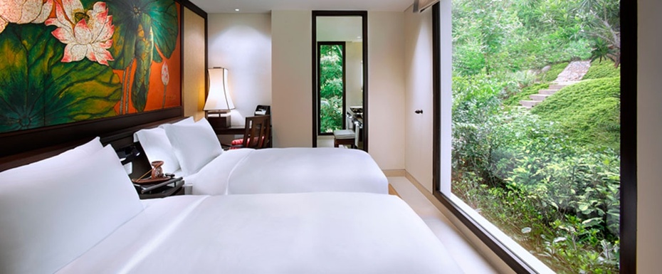 THREE-BEDROOM SEAVIEW HILL POOL VILLA