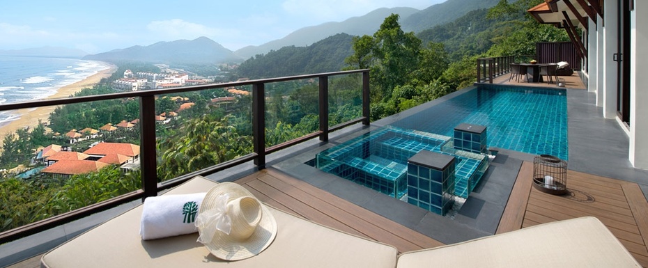 THREE-BEDROOM SEAVIEW HILL POOL VILLA