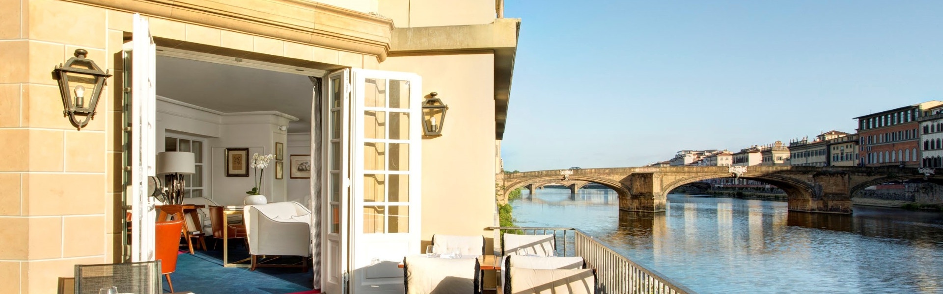 Hotel Lungarno - Background