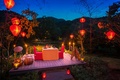 DESTINATION DINING